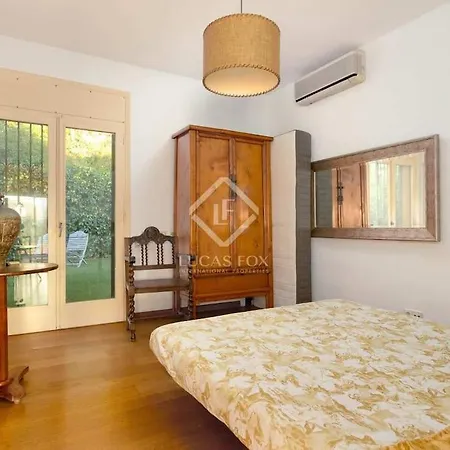 Beautiful House With Sea View Near Barcelona