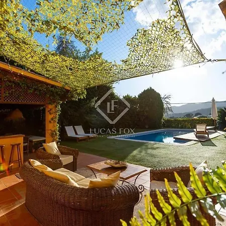 Beautiful House With Sea View Near Barcelona Villa