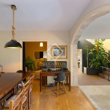 Beautiful House With Sea View Near Barcelona